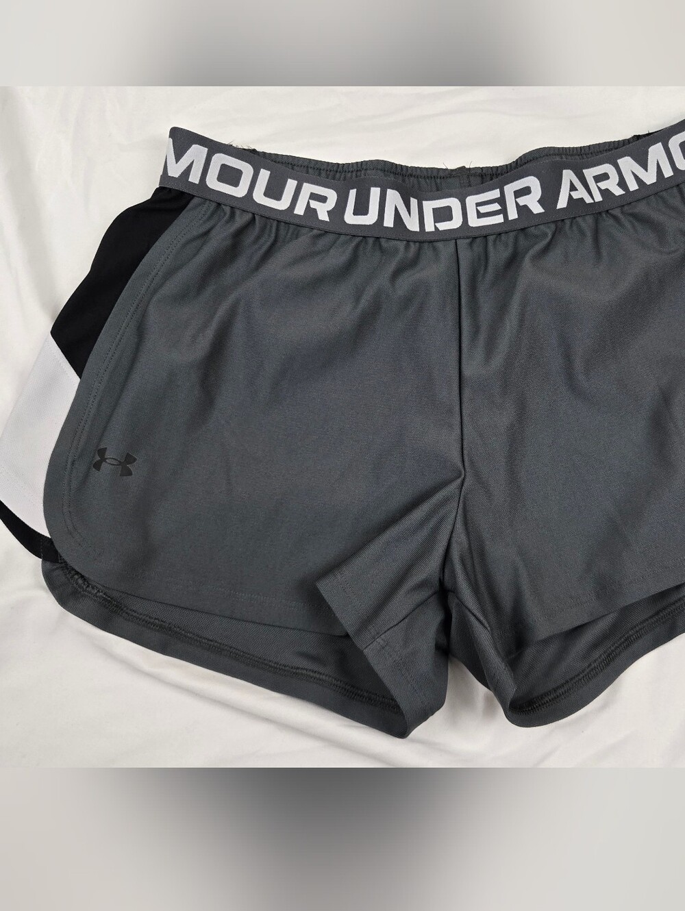 Under Armour Women's Play Up Athletic Shorts Gray Black White Loose Fit Size L